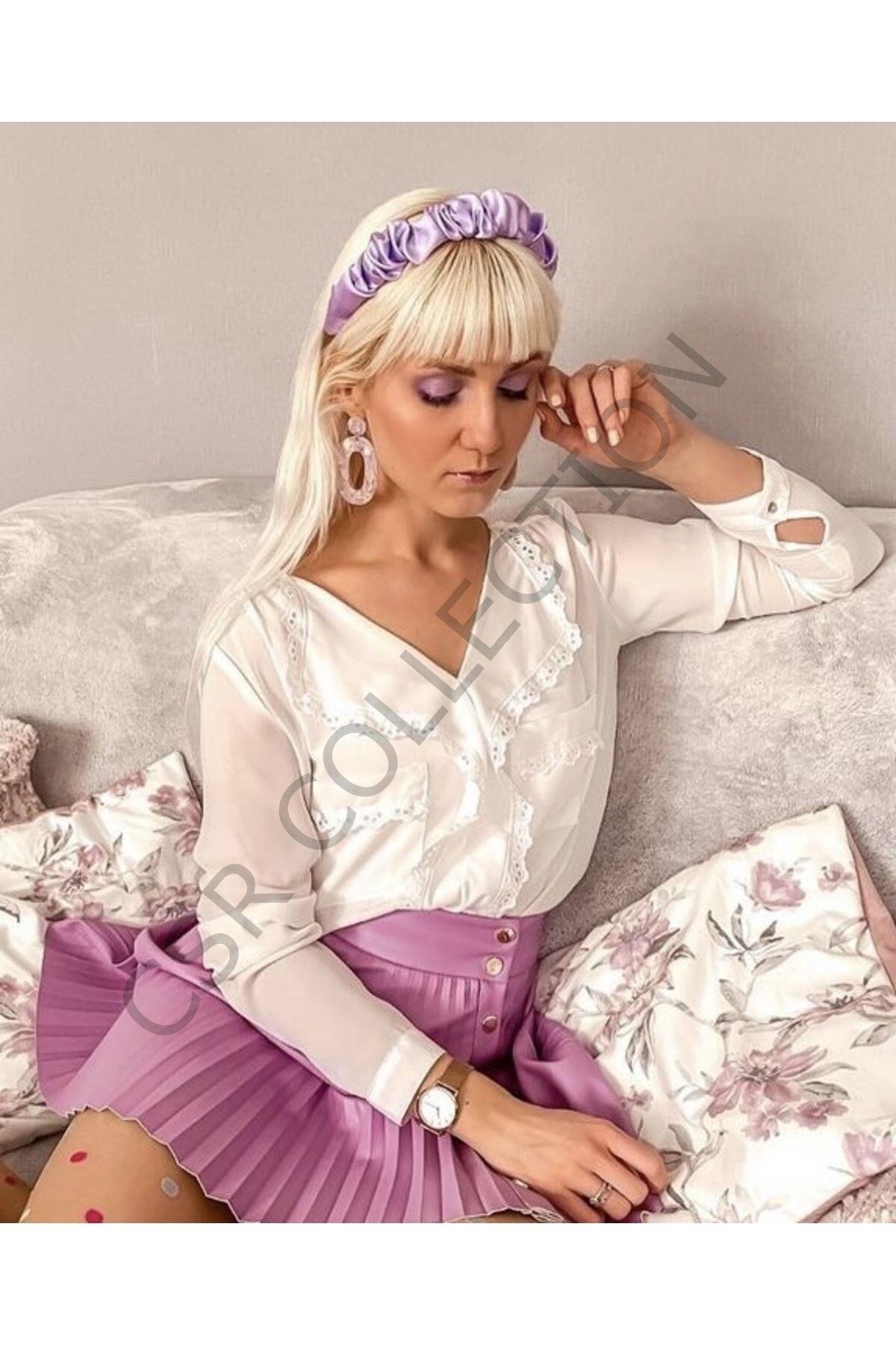 Lila Saten Taç