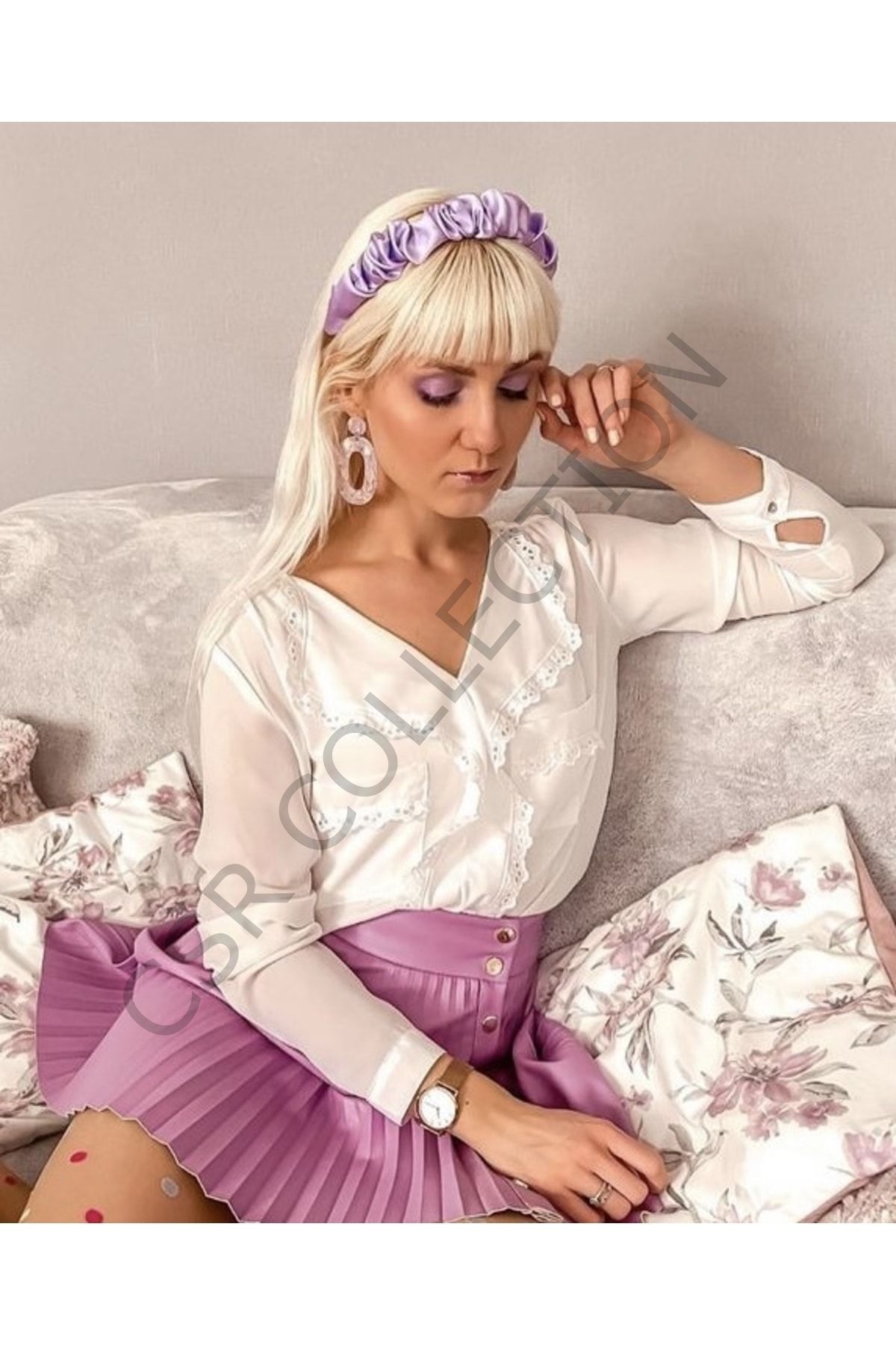 Lila Saten Taç
