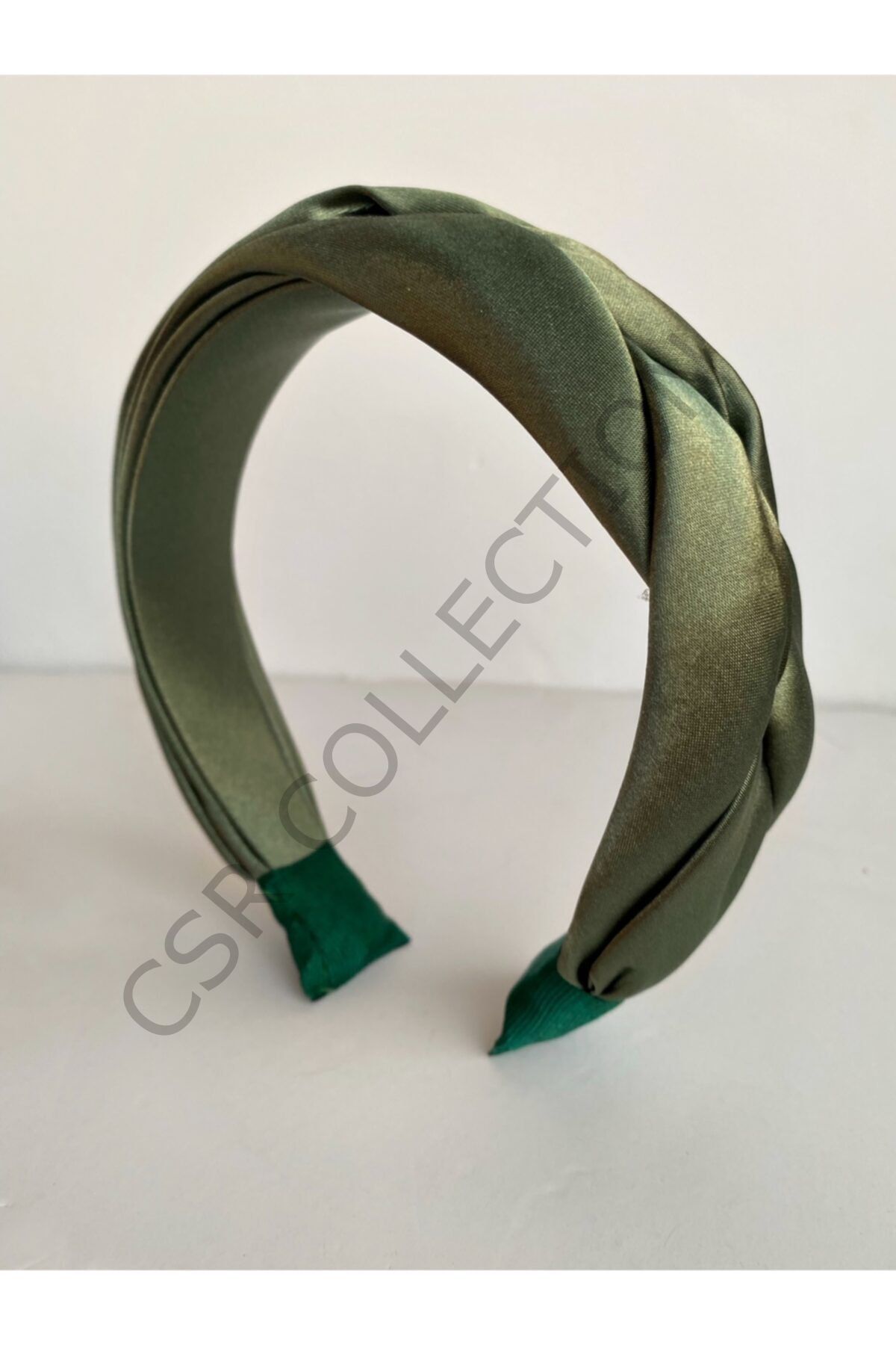 Limited Dolgulu Saten Örgü Taç